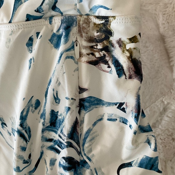 CALIA by Carrie Underwood White Skort with Blue & Green Abstract Print - Picture 3 of 8